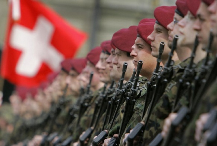 Η Ελβετία εγκαταλείπει την ουδετερότητα - Το ΝΑΤΟ πιέζει για απελευθέρωση στις εξαγωγές όπλων
