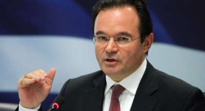 Παπακωνσταντίνου σε Politico: Η ελληνική κρίση δεν έχει τελειώσει παρά τη συμφωνία στο Eurogroup