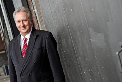 Hellmeyer (Γερμανός οικονομολόγος): Το ελληνικό χρέος είναι διαχειρίσιμο και χωρίς ελάφρυνση