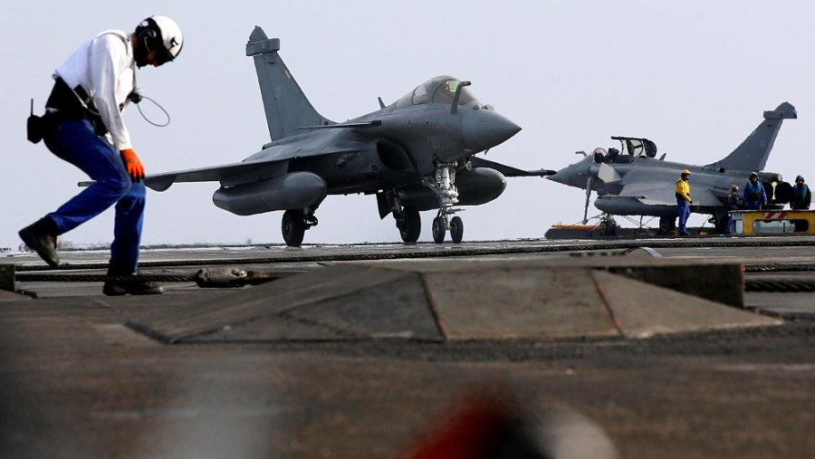 ΗΠΑ: Ο Trump επισπεύδει την πώληση όπλων στα ΗΑΕ αξίας 10 δισ. δολαρίων