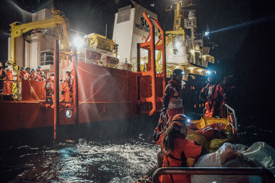 Ο δήμαρχος του Παλέρμο αψηφά την εντολή Salvini - Θα επιτρέψει τον ελλημενισμό του πλοίου με τους μετανάστες