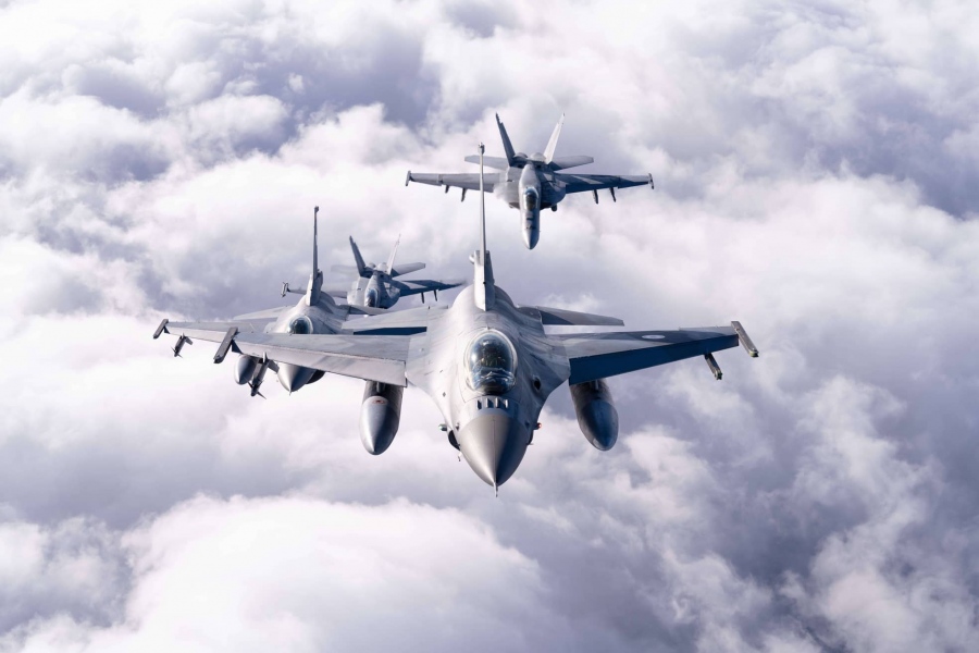 Το σχέδιο των Ρώσων για να διαλύσουν τα F-16 - Καταιγισμός πυρών σε ουκρανικά αεροδρόμια και το... στοίχημα των 20 ημερών.