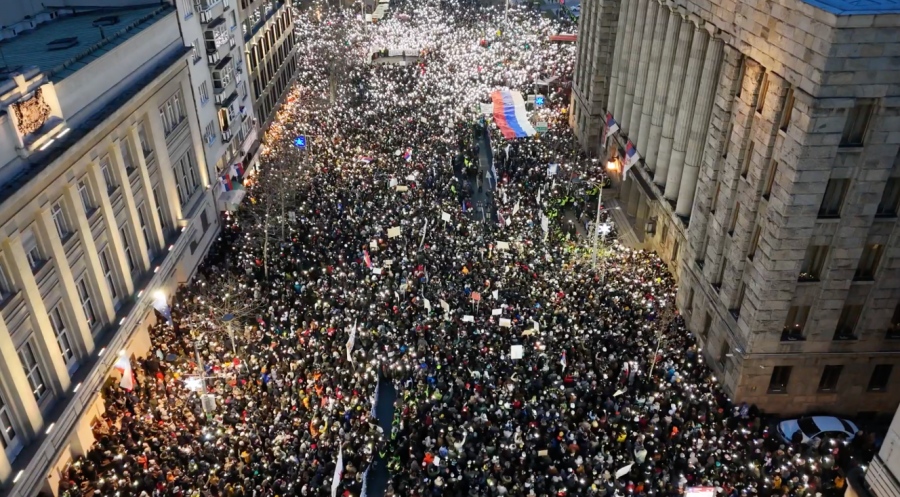 Ευρωπαϊκός εμφύλιος σε εξέλιξη – Οι Βρυξέλλες ετοιμάζουν «έγχρωμες επαναστάσεις» σε Ουγγαρία, Σλοβακία και Σερβία εξαιτίας της Ρωσίας
