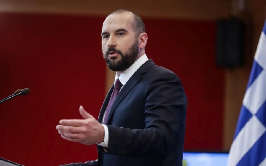 Έγινε «ανέκδοτο» στη Βουλή ο Τζανακόπουλος