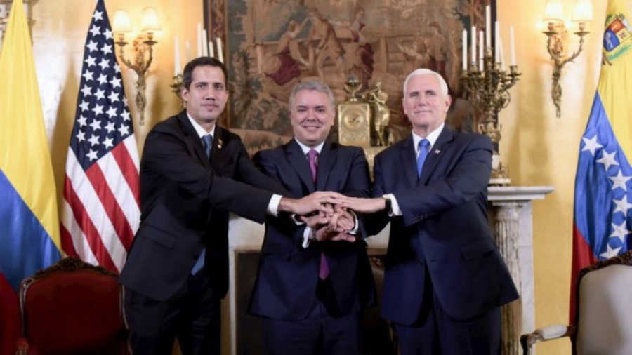 Pence: Όλες οι επιλογές βρίσκονται στο τραπέζι για τον Maduro - Guaido: Πρέπει να αποκατασταθεί η δημοκρατία