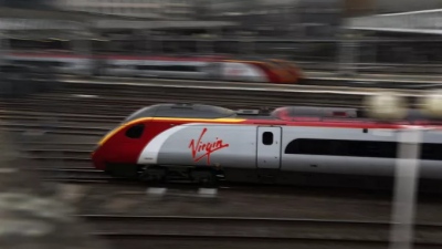 Σε νέες απεργίες στις σιδηροδρομικές μεταφορές προχωρούν οι εργαζόμενοι στη Βρετανία