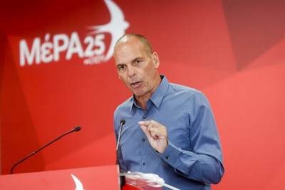 Πύρινος Βαρουφάκης: Το ευρώ είναι πολυκατοικία χωρίς έξοδο κινδύνου –  Σχέδιο «Δήμητρα» για εθνικό νόμισμα και τράπεζες