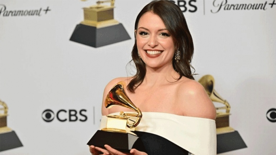 Στεφανία Οικονόμου - Ποια είναι η Ελληνίδα συνθέτρια που βραβεύτηκε με Grammy