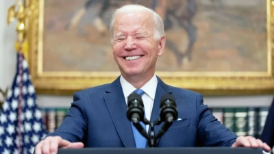 «Μπορεί να είμαι ένα λευκό αγόρι, αλλά δεν είμαι... ηλίθιος»: Το ρατσιστικό «αστείο» του Biden που εξόργισε τους Αμερικανούς