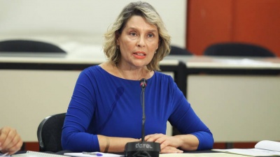 Παπακώστα: Είμαι Καραμανλική δεξιά - Θα στείλω το λογαριασμό στον Ρουβίκωνα