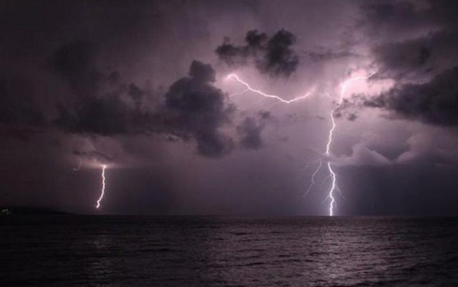Ισχυρές καταιγίδες και χαλαζοπτώσεις στη Β. Ελλάδα το βράδυ - Βροχές σε Θεσσαλονίκη και σε Αττική το Σάββατο (17/8)