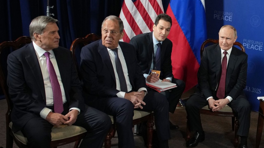 Αλάσκα - Με ένα... νεύμα απάντησε ο Vladimir Putin σε ερώτηση δημοσιογράφου για εκεχειρία στην Ουκρανία