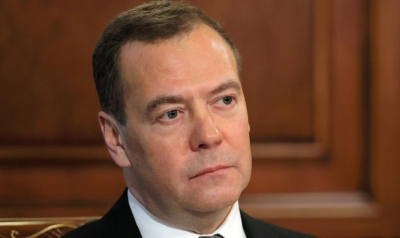 Τους γλεντάει ο Medvedev: Ο Trump με το MAGA θα κάνει την Ευρώπη… φτωχή ξανά