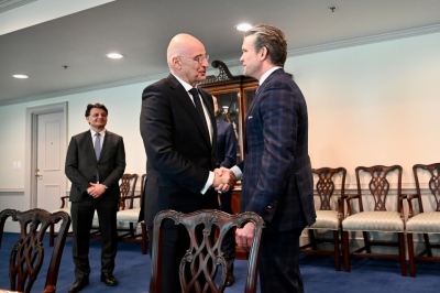 Πρόσκληση Δένδια στον Hegseth να επισκεφθεί την Ελλάδα – Ο Υπουργός Πολέμου των ΗΠΑ μίλησε για τα μαχητικά F-35