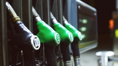 Σημαντικό - Πότε θα ξεφουσκώσουν στην αντλία οι τιμές των καυσίμων – Η πτώση που δεν αρκεί