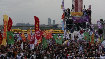 Τουρκία: Εν όψει εκλογών, η κυβέρνηση στραγγαλίζει για άλλη μια φορά το φιλοκουρδικό κόμμα της  χώρας