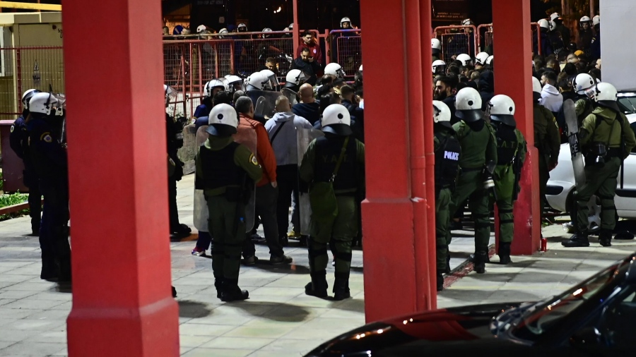 Νέο ιατρικό ανακοινωθέν για τον αστυνομικό από τα επεισόδια στου Ρέντη: Παραμένει σε κρίσιμη κατάσταση