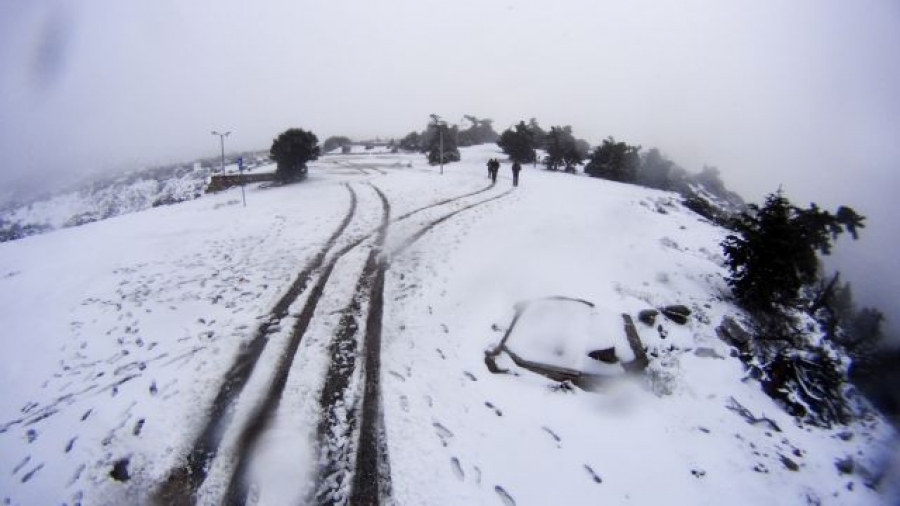 Χιόνια από αύριο και στην Πάρνηθα - Προειδοποίηση για νέα ισχυρή κακοκαιρία