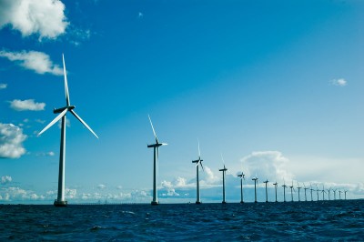 ΕΕ: Στόχος για 25πλάσια παραγωγή ενέργειας από θαλάσσια αιολικά πάρκα