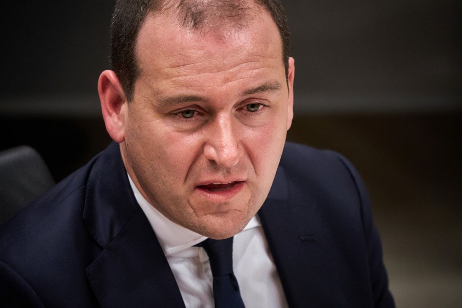 Παραιτήθηκε ο ηγέτης των Εργατικών στην Ολλανδία L.Asscher για το σκάνδαλο των οικογενειακών επιδομάτων