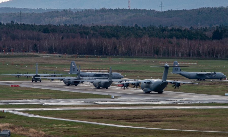 Ξέφρενη κλιμάκωση - Η Ευρώπη απειλεί να κλείσει τις βάσεις των ΗΠΑ, εάν επέμβουν στρατιωτικά στη Γροιλανδία
