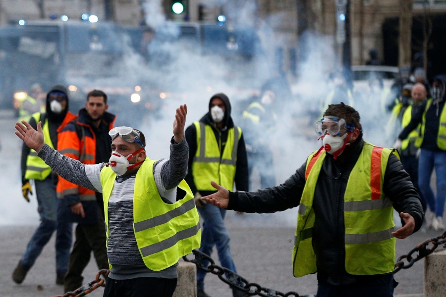 Νέα βίαια επεισόδια στις γαλλικές πόλεις, στην 14η κινητοποίηση των κίτρινων γιλέκων