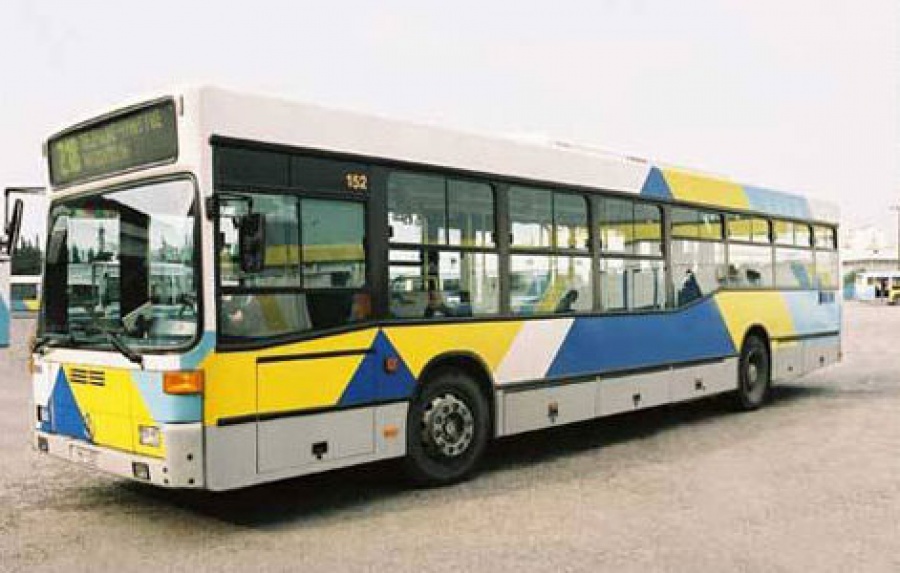 Αττική: Φωτιά σε αστικό λεωφορείο στη Λεωφόρο Ποσειδώνος