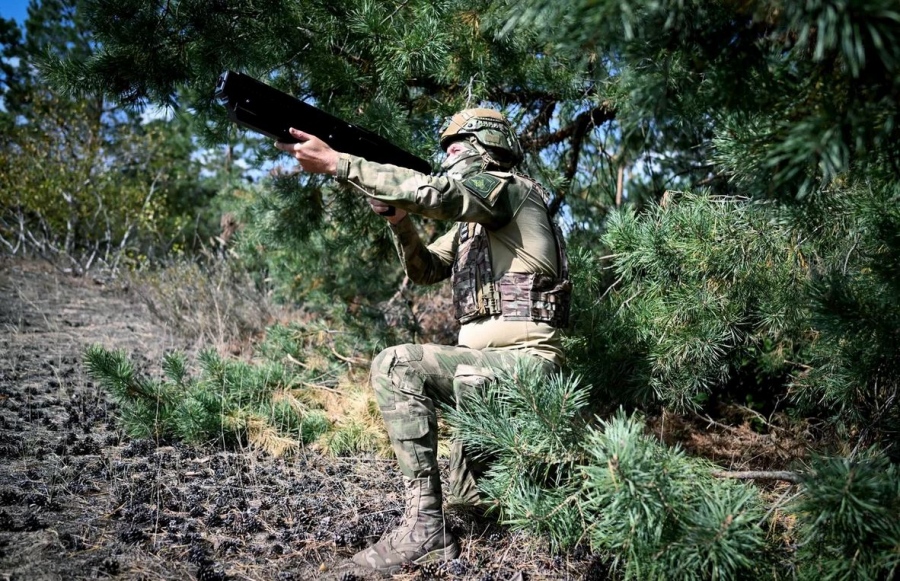 Ο πόλεμος των drones: Πώς αντιμετωπίζει η Ρωσία την άκρως επικίνδυνη στρατηγική των Ουκρανών με τα φονικά ζευγάρια