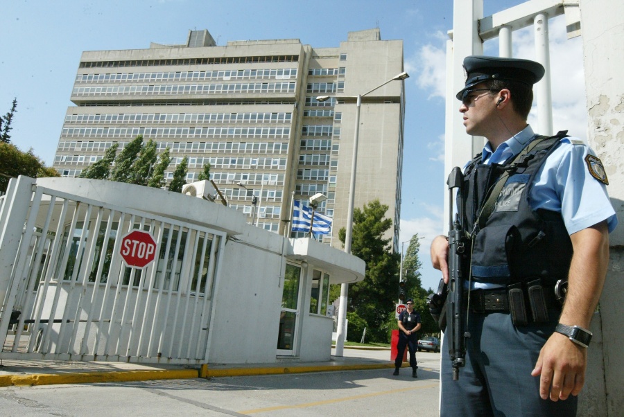 Απάντηση του υπ. προστασία του Πολίτη στο ΣΥΡΙΖΑ - Μετατρέψατε τη χώρα σε hot spot για μετανάστες και διακινητές