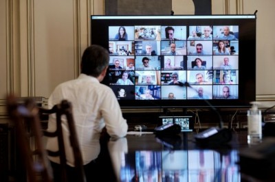 Το «ευχαριστώ» Μητσοτάκη στους νοσηλευτές που ταξίδεψαν στη θεσσαλονίκη