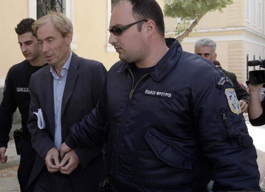 «Έσπασε» το βραχιολάκι ο υπόδικος τραπεζίτης Jean Claude Oswald  και αναζητείται από την ΕΛΑΣ