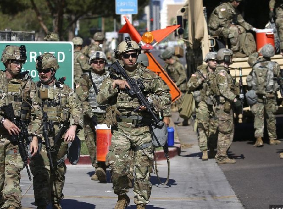 ΗΠΑ: Εκτός ελέγχου το μεταναστευτικό - Εθνοφρουρά στα σύνορα βάζει η Αριζόνα, εμφύλιος στους Δημοκρατικούς