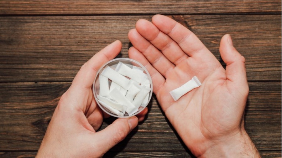 Συναγερμός σε σχολείο στο Ηράκλειο: Τρεις μαθητές ημιλιπόθυμοι στις τουαλέτες από στικάκια νικοτίνης που έλαβαν - Τι είναι το snus;