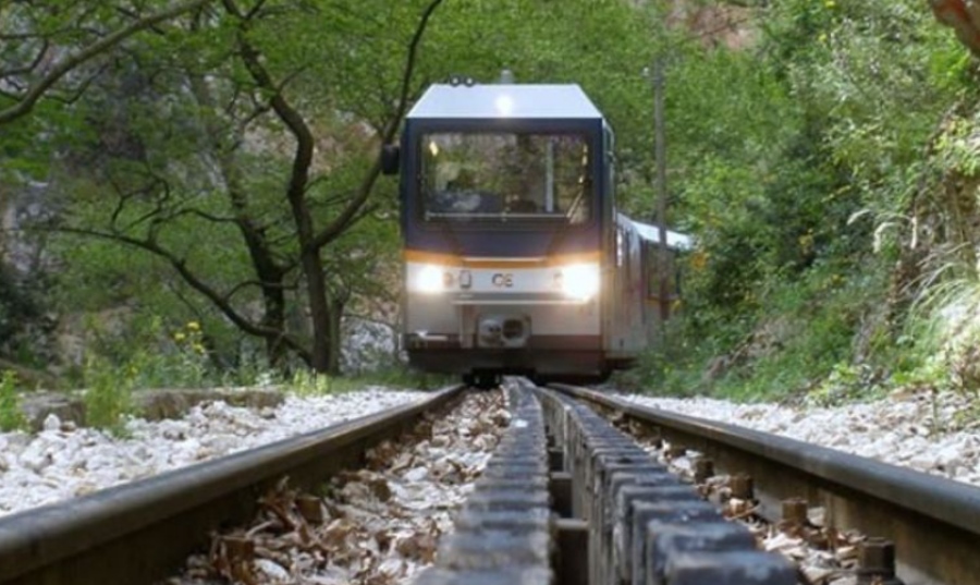 Νέα ντροπή για την Hellenic Train - Με εφεδρική αμαξοστοιχία οι επιβάτες του Οδοντωτού επιστρέφουν στο Διακοπτό