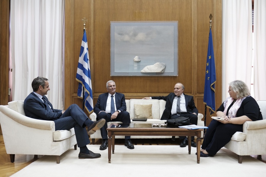 Συνάντηση του Πρωθυπουργού Κυριάκου Μητσοτάκη με τον Γενικό Γραμματέα του ΑΚΕΛ Άντρο Κυπριανού
