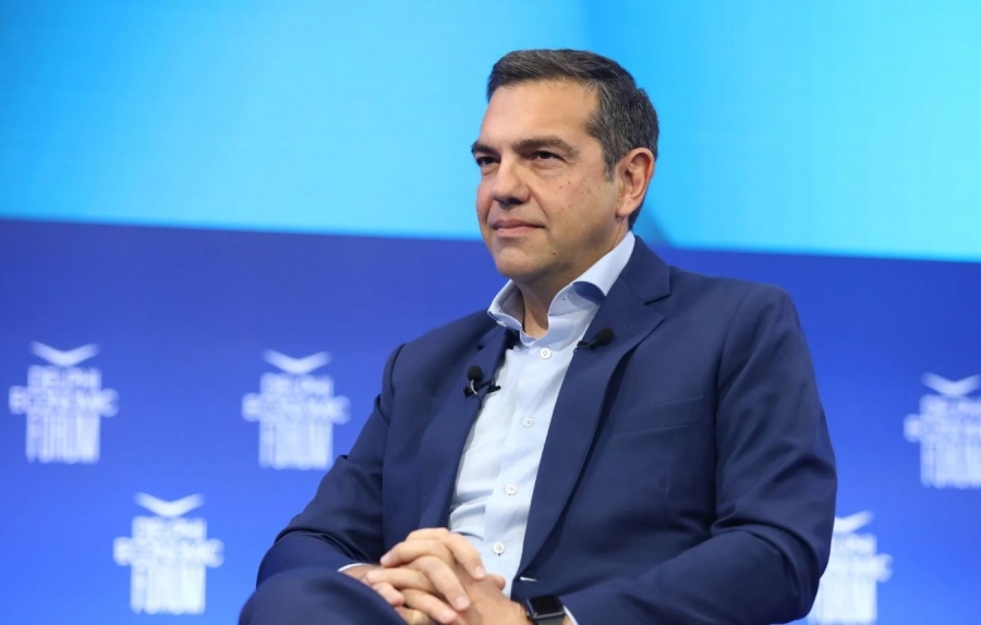 Ο Τσίπρας «τσεκάρει» τους υποψήφιους βουλευτές του