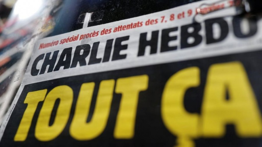 Γαλλία: Αναβολή στη δίκη του Charlie Hebdo λόγω κρούσματος κορωνοϊού μεταξύ των κατηγορουμένων