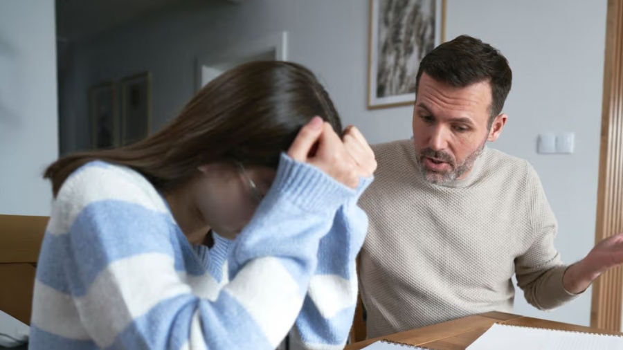 Γονείς σε απόγνωση - Χαμός στο διαδίκτυο με άσκηση μαθηματικών για 7χρονα που μπερδεύει και ενήλικες