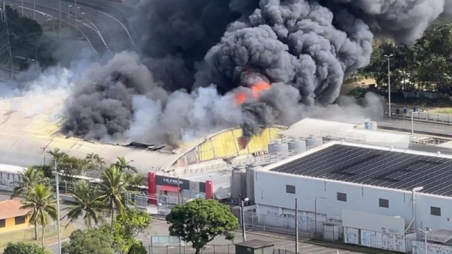 Χάος στην Νέα Καληδονία: Διαδηλώσεις, βίαια επεισόδια... η αστυνομία επέβαλε lockdown στους δρόμους - Έκλεισε το αεροδρόμιο