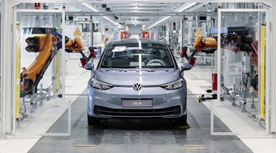 Volkswagen και Renault διακόπτουν την παραγωγή εξαιτίας της εισβολής στην Ουκρανία