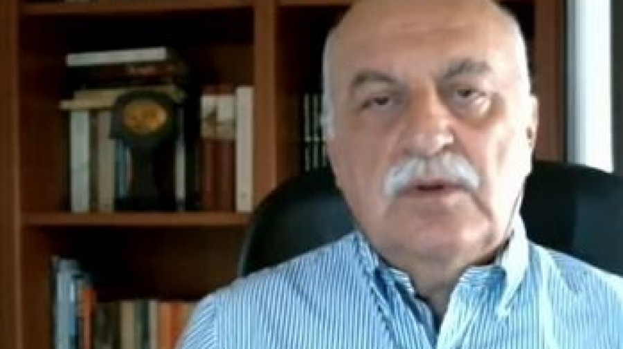 Τζανάκης: Το επόμενο διάστημα 8.000 - 9.000 κρούσματα - Με γ΄ δόση γλιτώνουμε έως 2.000 ημερήσιες μολύνσεις