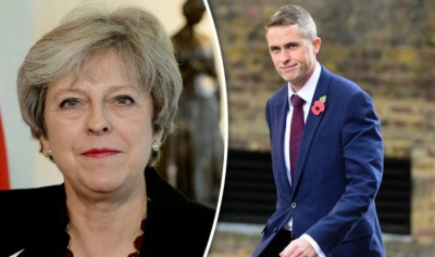 Βρετανία: Αποπέμφθηκε λόγω διαρροής απόρρητων πληροφοριών ο υπουργός Άμυνας