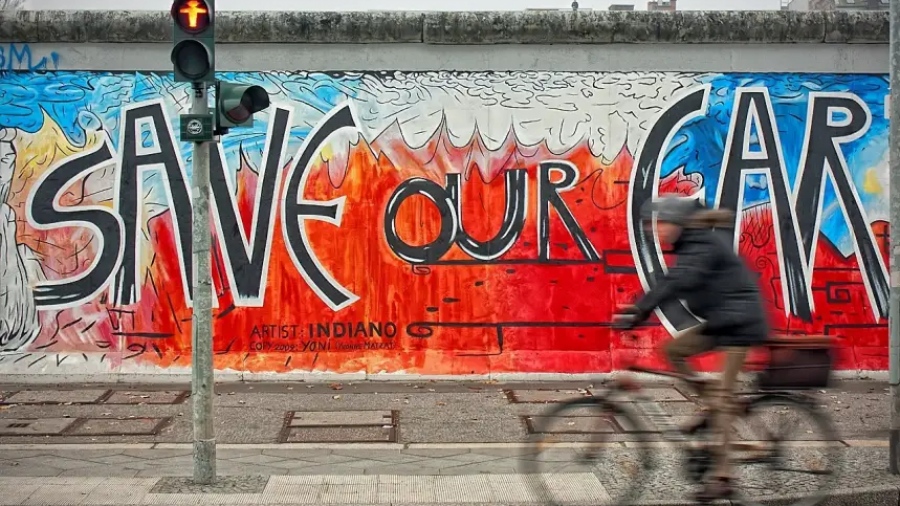 Παράνοια - Ποια θρυλική γερμανική εταιρεία πετάει χιλιάδες από τους καλύτερους επαγγελματίες της στο δρόμο...