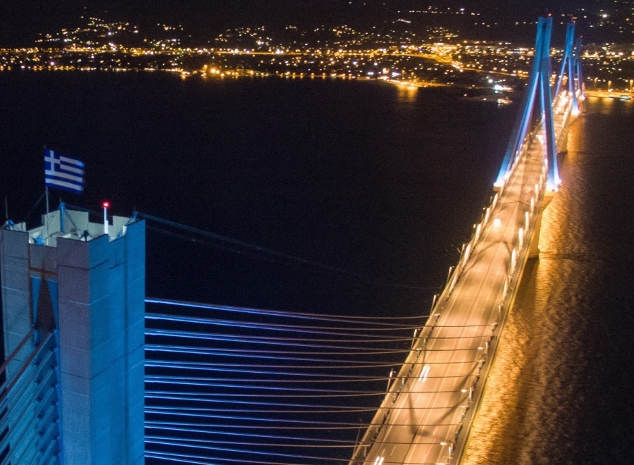 Στη Γέφυρα Ρίου - Αντίρριου οι πρώτοι σταθμοί φόρτισης ηλεκτρικών οχημάτων της αμερικανικής Blink – Από αιολικό η προμήθεια ρεύματος
