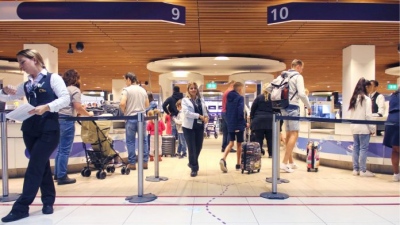 Schiphol: Η Ελλάδα στους top προορισμούς αναχωρήσεων το τελευταίο 2μηνο