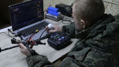 Ανατροπή από τη Ρωσία - Στρατολογεί μαζικά φοιτητές ως χειριστές drones