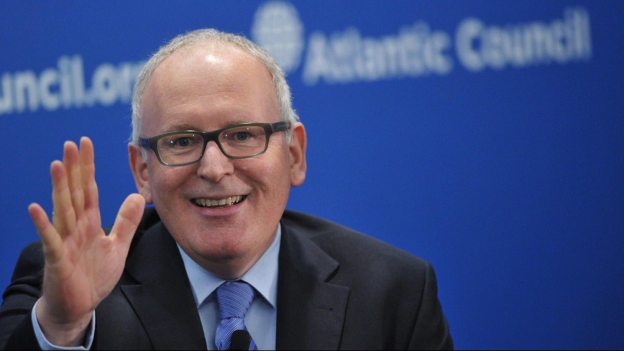 Ποιο κοντά στη διαδοχή Juncker ο Timmermans - Αρνείται η Merkel το παρασκήνιο για την  απόρριψη Weber