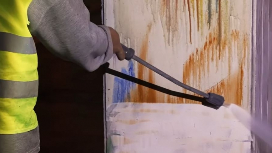 Δήμος Αθηναίων: Επιχείρηση αντι-γκράφιτι σε ιστορικούς εμπορικούς δρόμους της πόλης - Αποκαταστάθηκαν 15.200 τ.μ επιφανειών