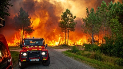 Στις φλόγες μεγάλες εκτάσεις σε Γαλλία και Ισπανία – Πανευρωπαϊκός συναγερμός για τον πρωτοφανή καύσωνα