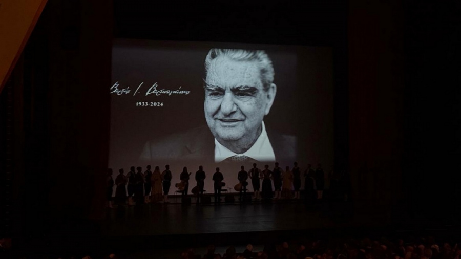 Όλες οι φυλές της εξουσίας στο Μέγαρο Μουσικής τίμησαν τον Βαρδή Βαρδινογιάννη